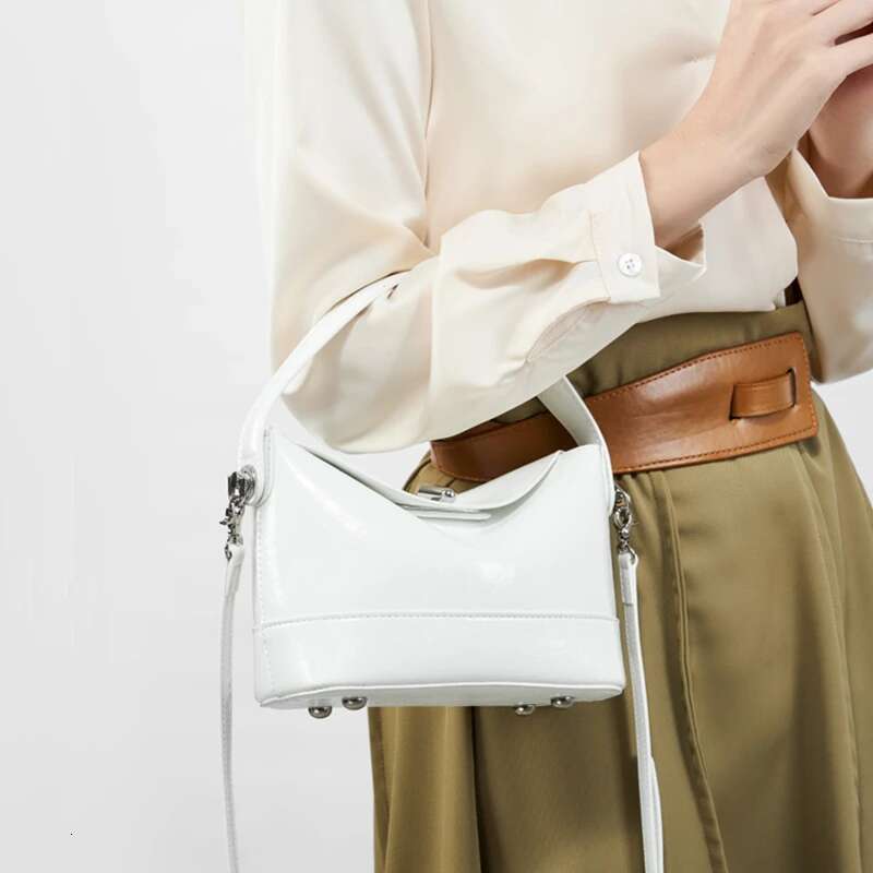 Toptrends Chic Genuine Leather Bucket Small Shoulder Bags For Women 2025 Designer Crossbody Purses White Ladies Handbags