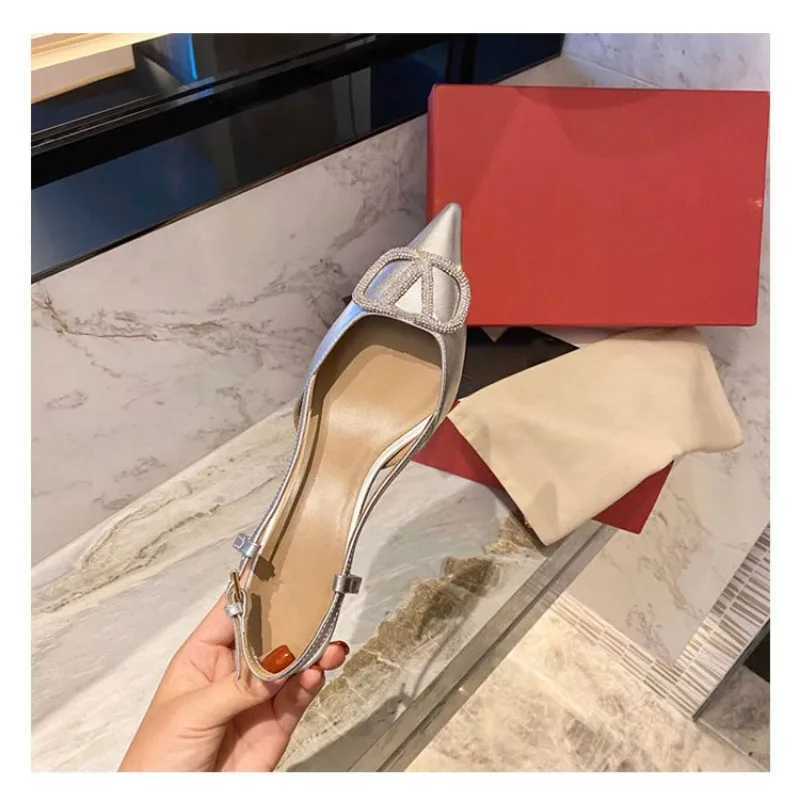 Autumn Fi New Sexy Banquet Cfortable Solid Color Pointed To Wens High H Pointed Metal Button Party Carnival Y250327