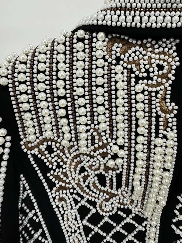 HIGH STREET Newest 2025 Stylish Designer Fashion Women's urious Dias Pearls Embroidered Beaded Cropped Veet Jacket