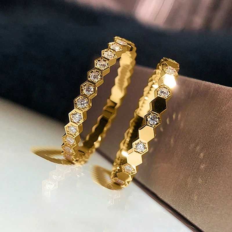 925 sterling silver personalized interval zircon ring suitable for womens engagement and wedding luxurious high-quality and exquisite jewelryXJ250327