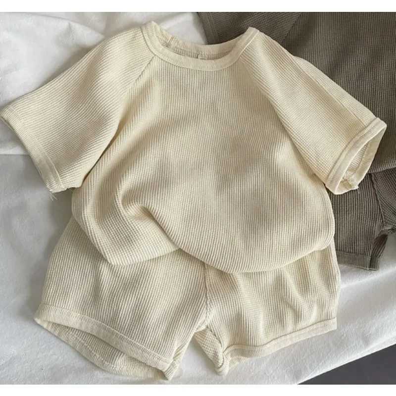 Summer and Autumn Childrens Clothing Set Korean Style Boys and Girls Short Sleeve Baby Casual Childrens Simple Solid Color Two Piece SetT250327