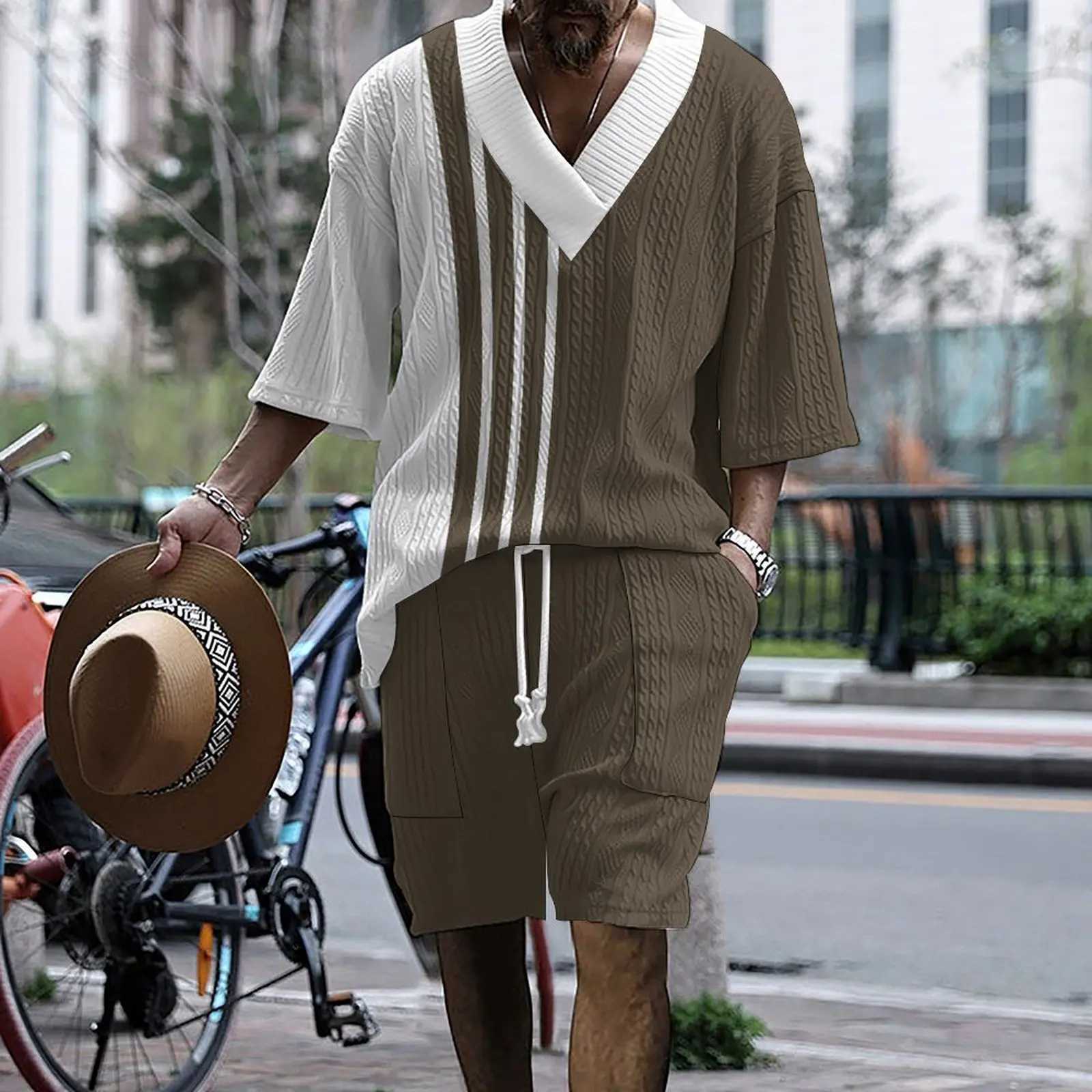 2024 new summer mens loose casual sportswear high-quality jacquard V-neck short sleeved two-piece mens clothingXJ250326
