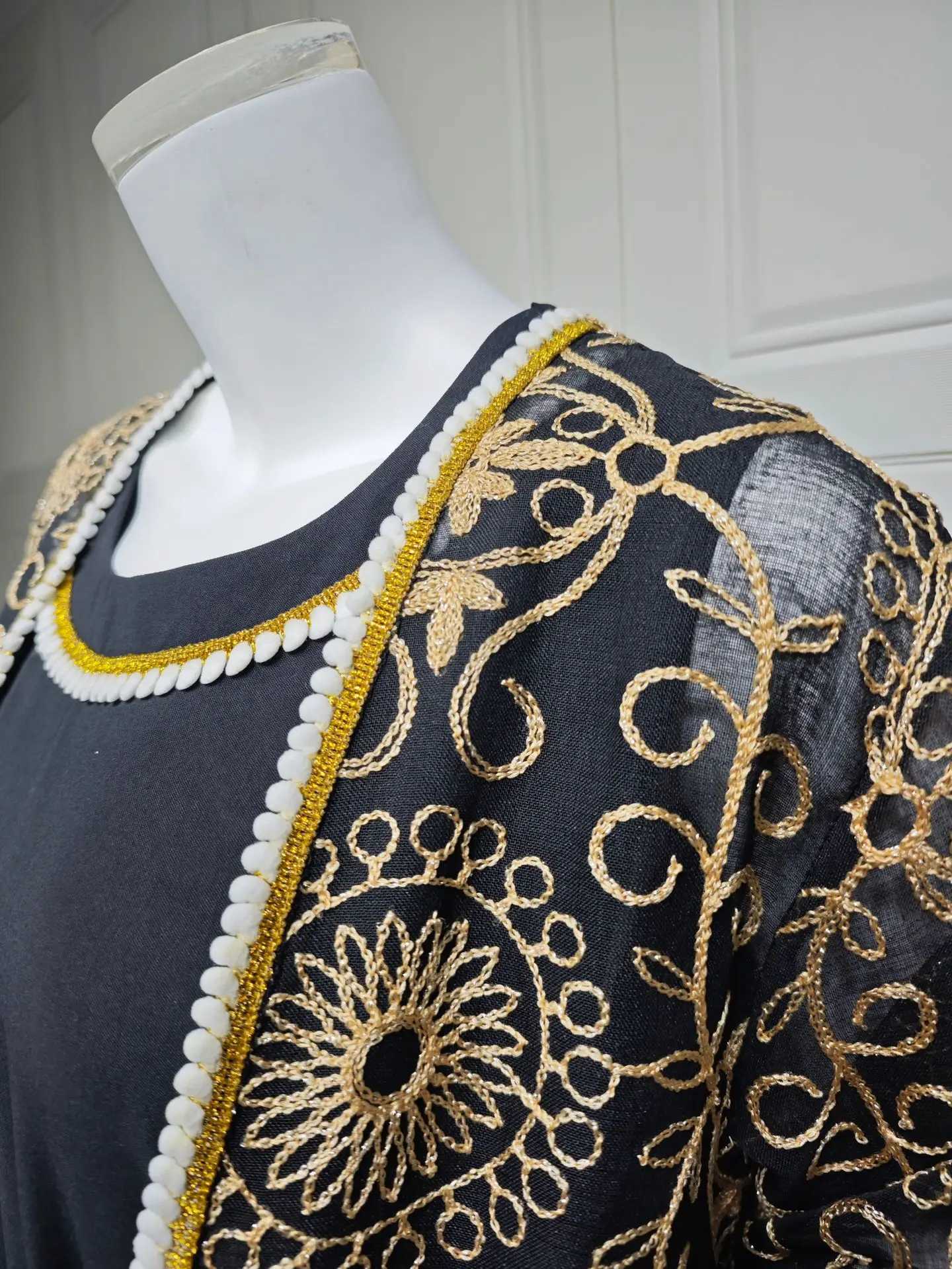 Elegant Black Abaya Set with Gold Embroidery Patterns Belted Inner Dress for Islamic Womens Turkey in the Middle East Ramadan X250514