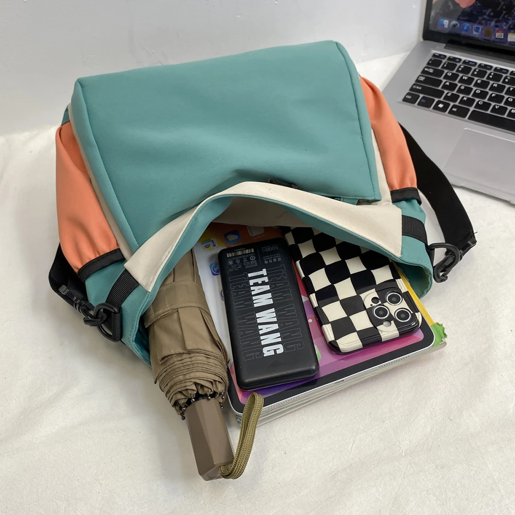 Home>Products>Student Messenger Bags>Large Capacity Flip Flat Bags>Contrast Color Casual Sling Bags 250326