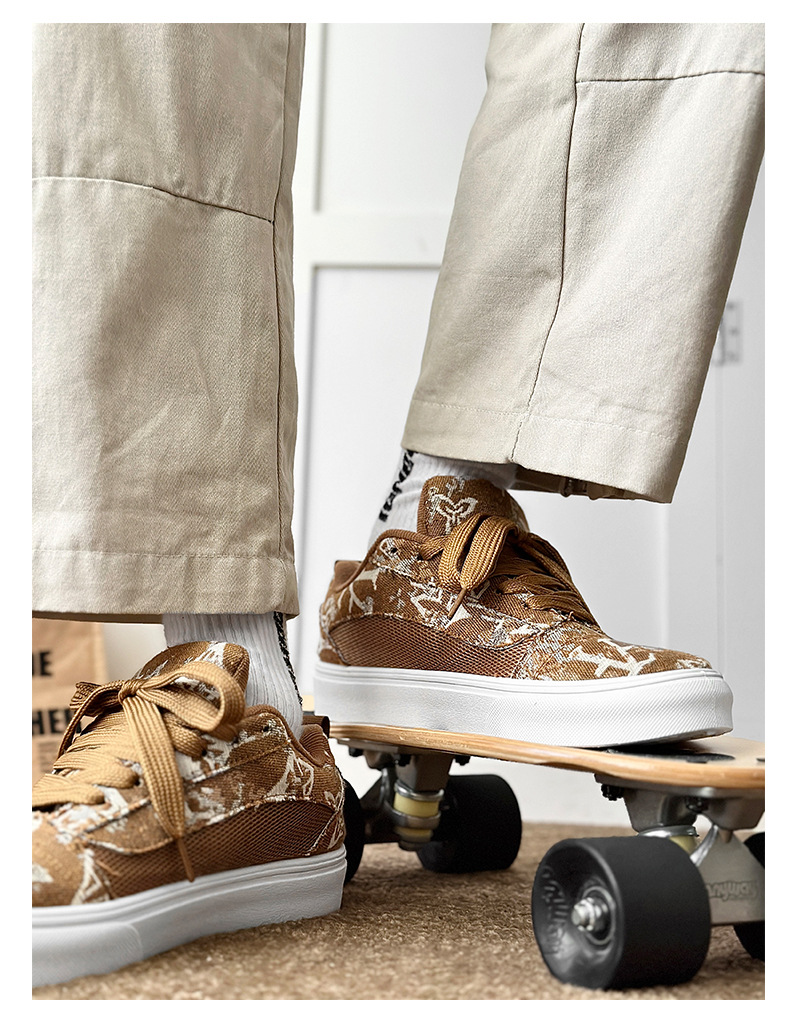 Unisex 2025 spring summer new printed pattern men's shoes simple design fashion shoes retro men's casual sneakers pair board shoes large siz