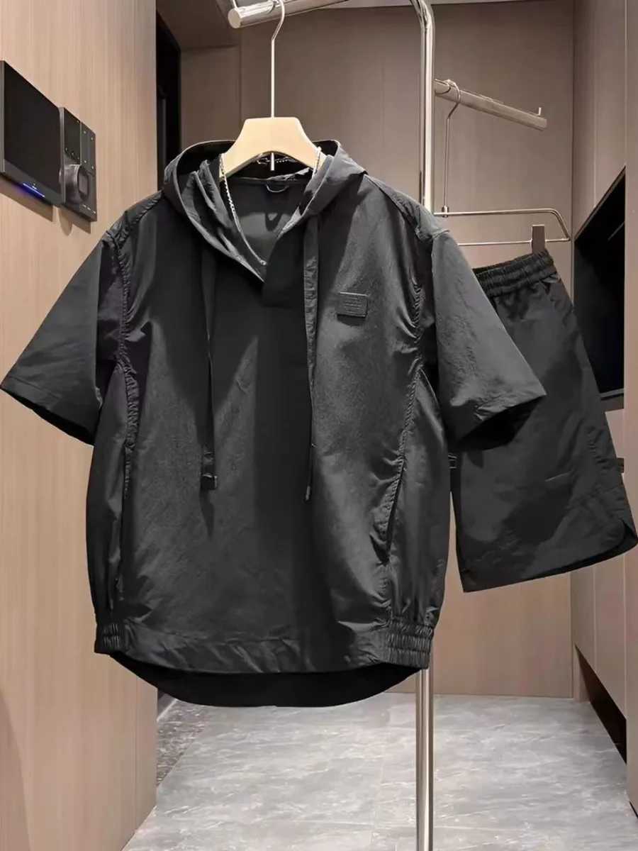 Quick dry goods hoodie summer mens two piece loose and fashionable casual sportswear short sleeved setXJ250326