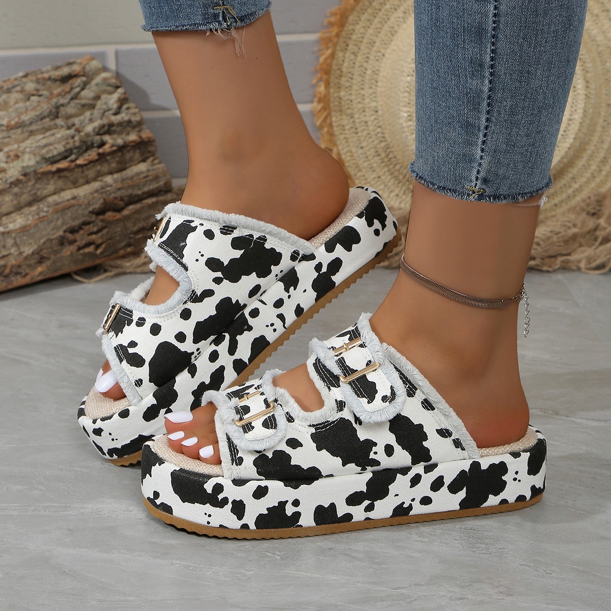Free shipping designer plus size women slippers yellow white black antislip thick sole breathable comfortable indoor casual sandals