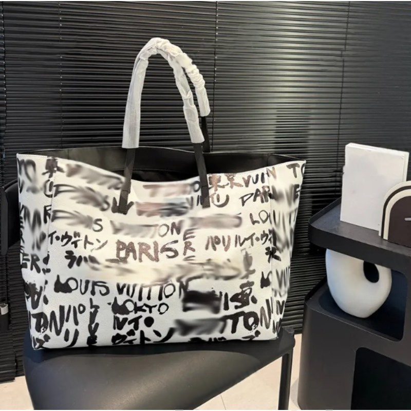 New Fashion Casual Handbag Designer Ladies Soft Leather Doodle Shopping Bag Shoulder Bag Retro Large Capacity Underarm Bag Handbag Beach Bag