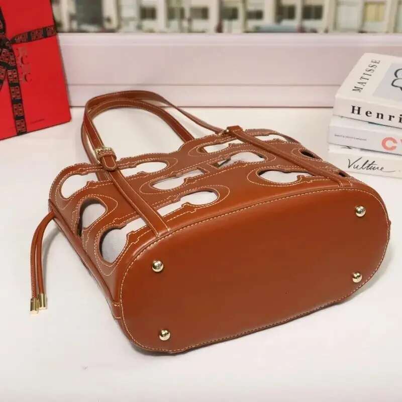 CH High-End Brand Fashionable Hollow Design Handbag Large Capacity Simple Solid Color Women's Shoulder Bag