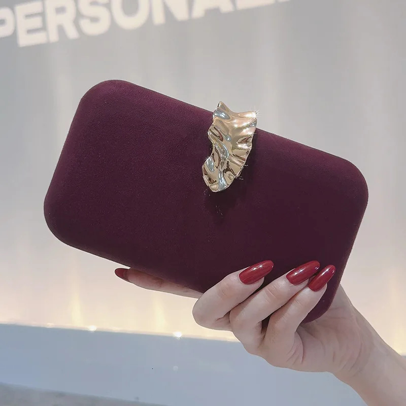 Burgundy womens retro evening bag highend fashion wedding party metal chain buckle leaf bead handbag 250326