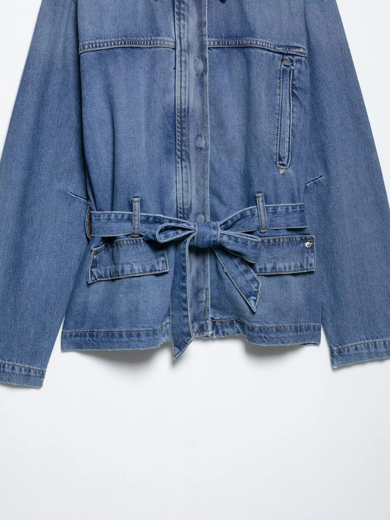 European and American style with a fashionable belt Versatile Spring denim jacket 250326