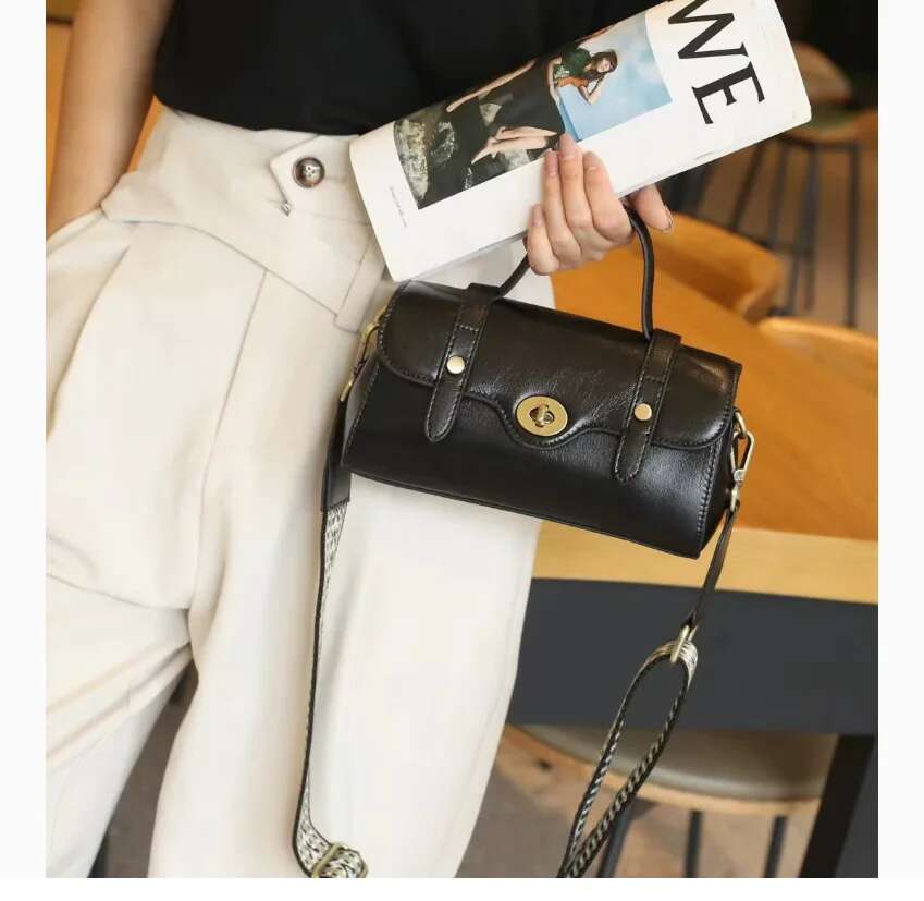 2025 New Designer Baguette Cowhide Women Handbag Fashion Mini Party Shopping Slant Vintage Cambridge Bag
