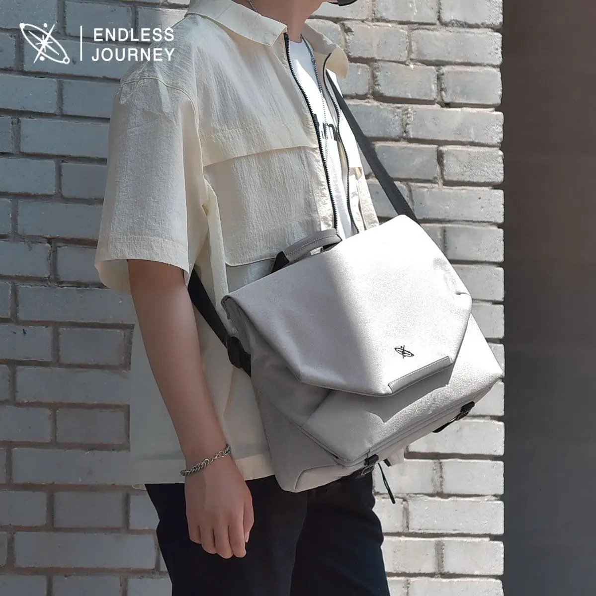Cross body bag mens fashion messenger niche multifunctional computer charter shoulder 250326
