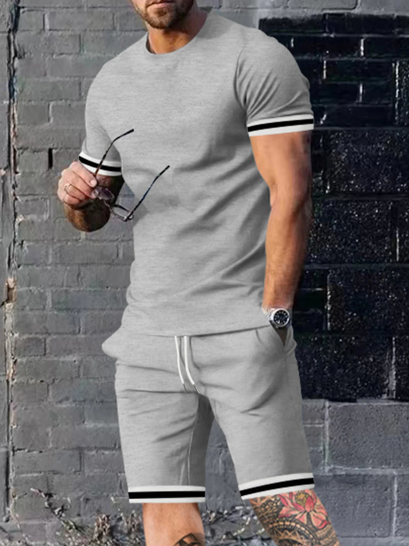 European and American mens summer locator short sleeved sports casual circular close at hand S3XL 250326