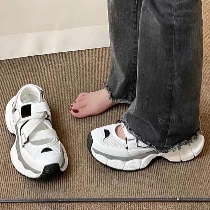 Designer Shoes Women's Summer Thick Bottom Casual Sandals For Girls Outdoor Retro Anti Slip Breathable Running Sneakers Fashion White Tennis Shoe