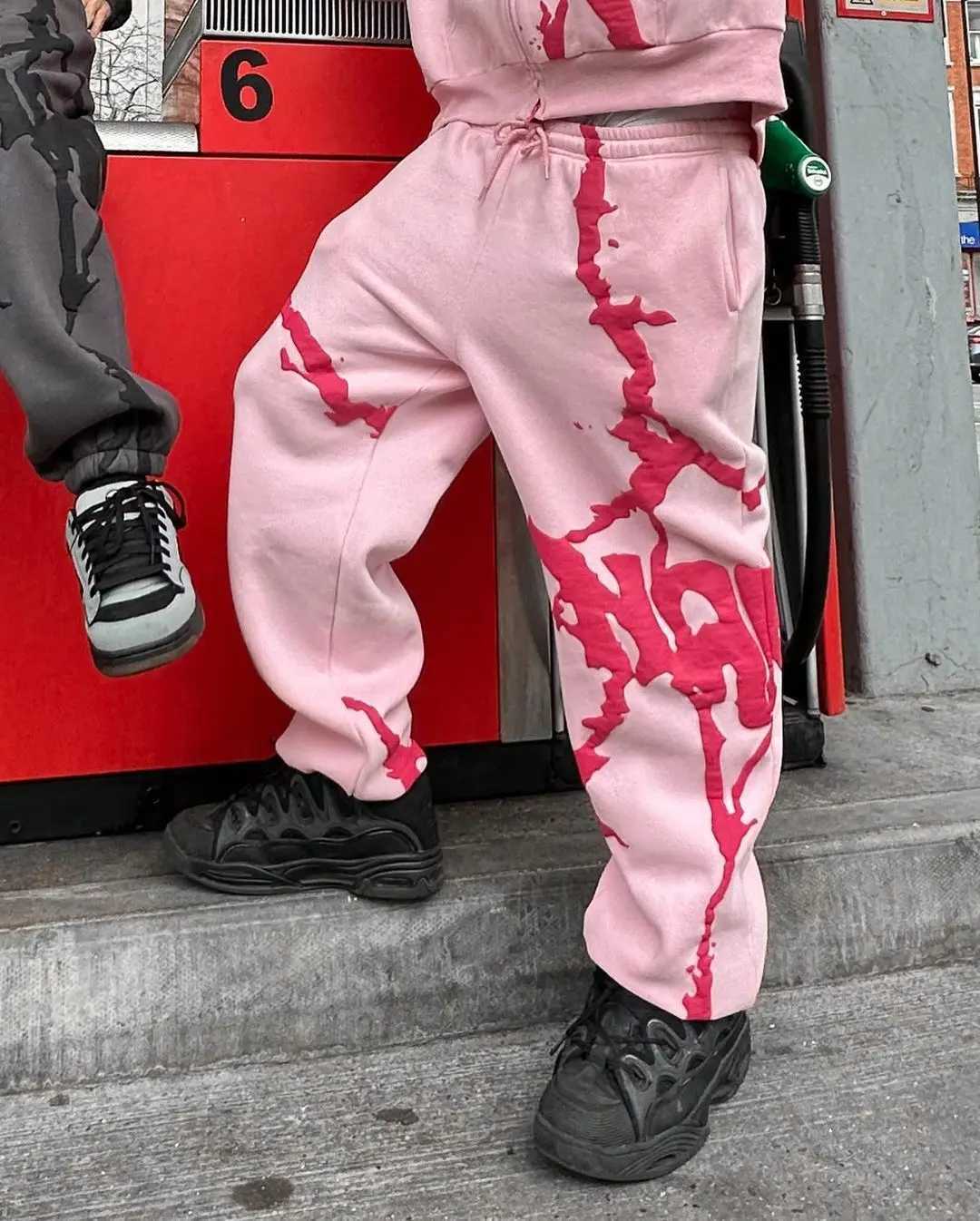 Mens Harajuku Hoodie Pants 2024 Winter Y2k Style Gothic foam Zipper Hoodie Printed Hip Hop Oversized Sportswear Two Piece SetXJ250326