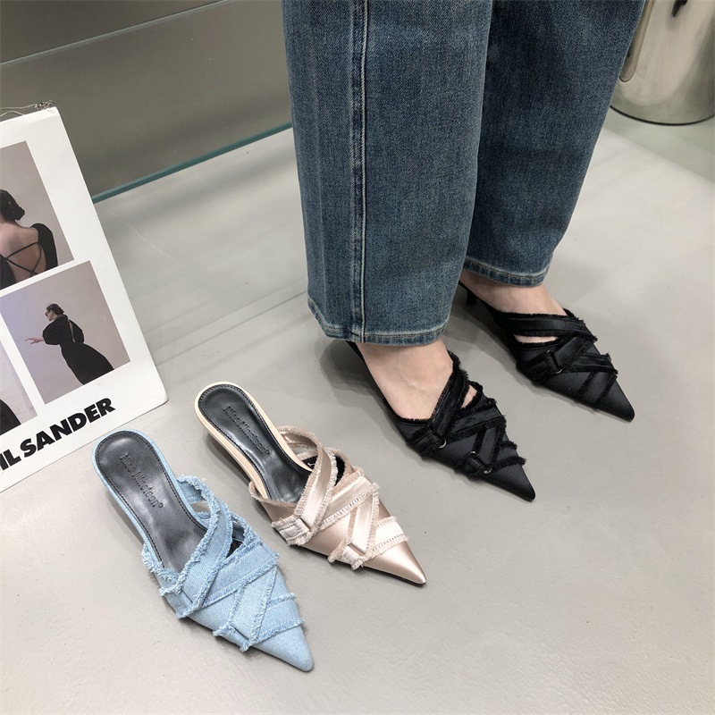 designer shoes 2025 new Women's summer outdoor cool slippers style pointed-toe denim mules Low heel Half slippers with covered toes