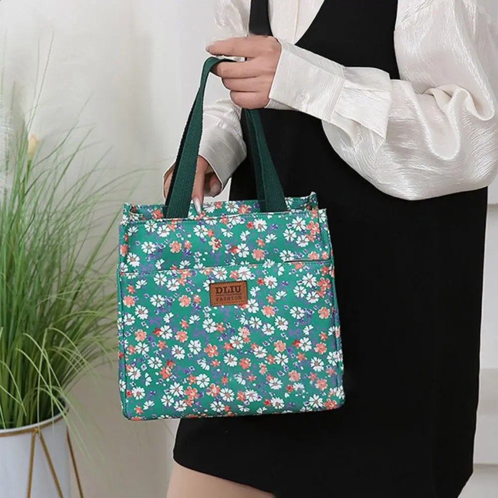 Novice flower printed large capacity waterproof insulated thick lunch bag 250326