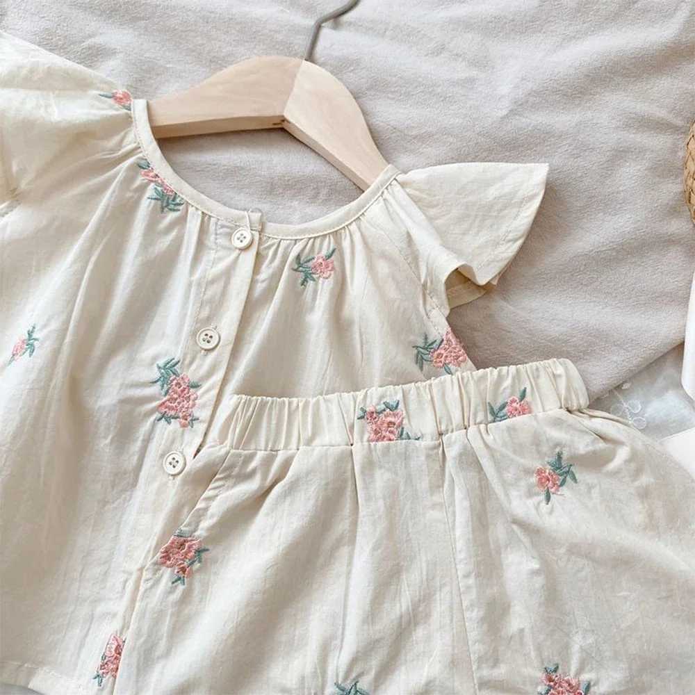 Bear Leader Girl Summer Fashion Set Childrens Printed Flying Sleeve Top+Shorts Two Piece Cute Little Girl Refresh SetT250327