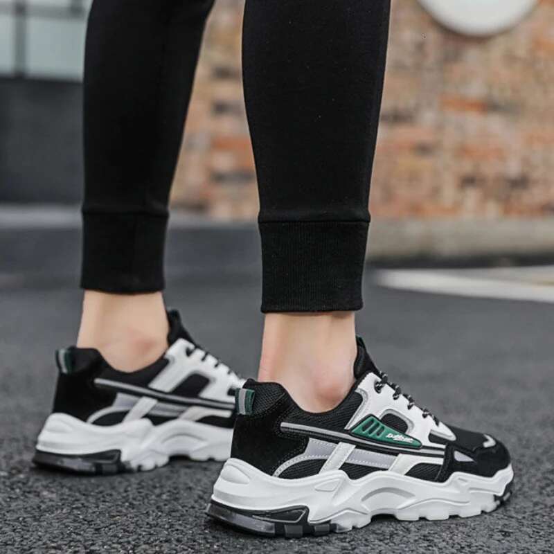 Men's Breathable Mesh Sneakers New Outdoor Anti-skid Running Men Fashion Sports Shoes