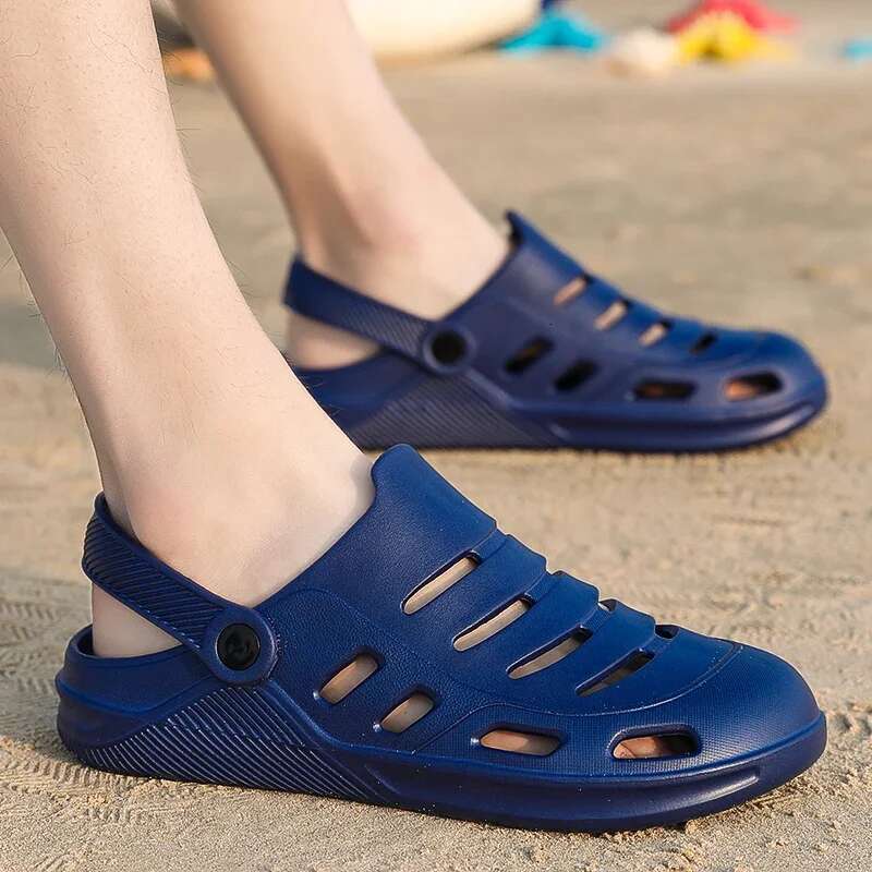New Trendy Sandals for Men Hole Men's Home Outdoor Beach Slippers Casual Shoes