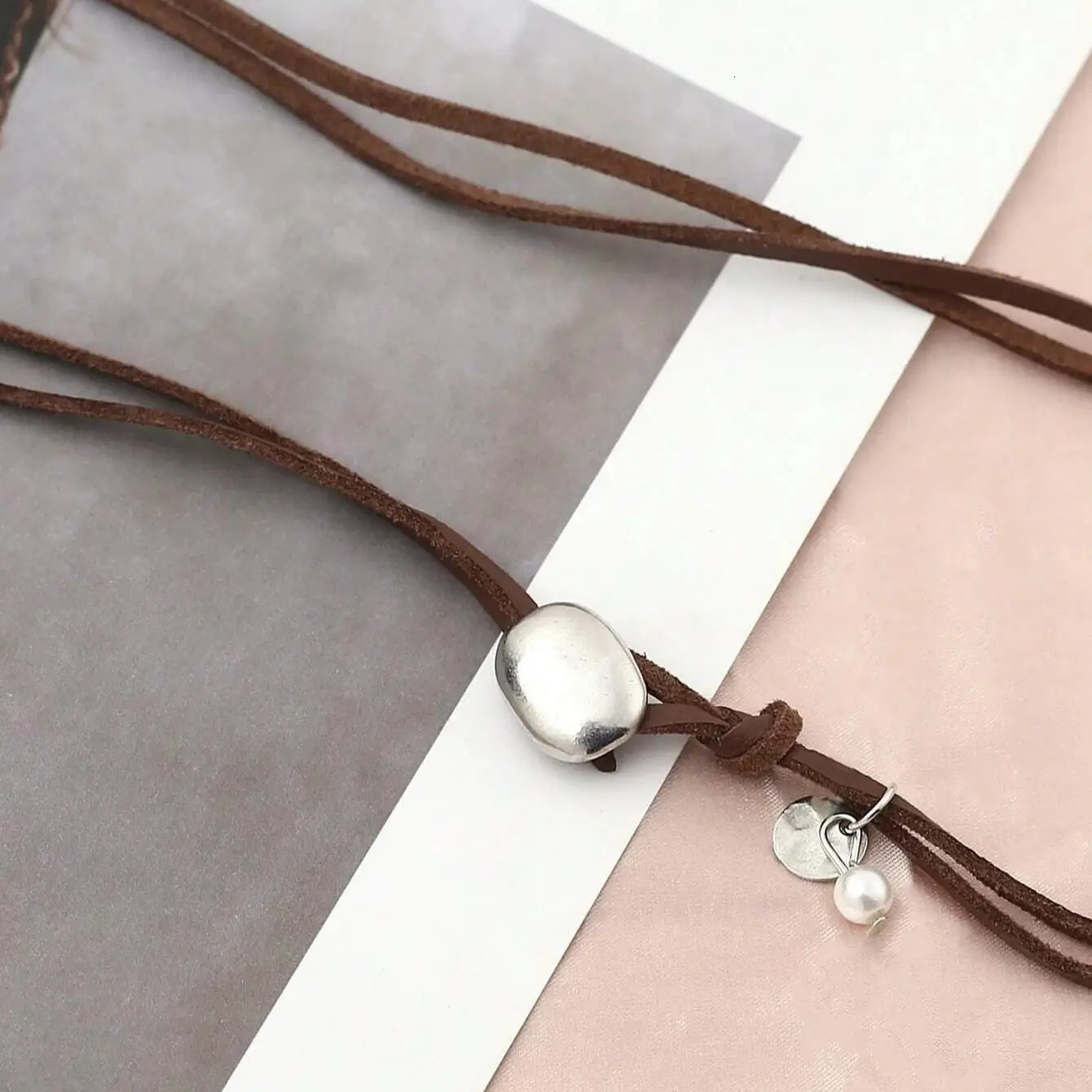 1Pc Retro Round Simple Bohemian Style Leather Rope Metal Pearl Brown Silver Necklace Womens Party Day 250325