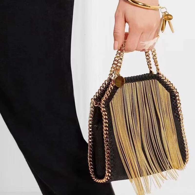 2023 Brand Designer Fashion Trend Handbag One Shoulder Crossbody Tassel Chain Messenger Dinner Bags For Women