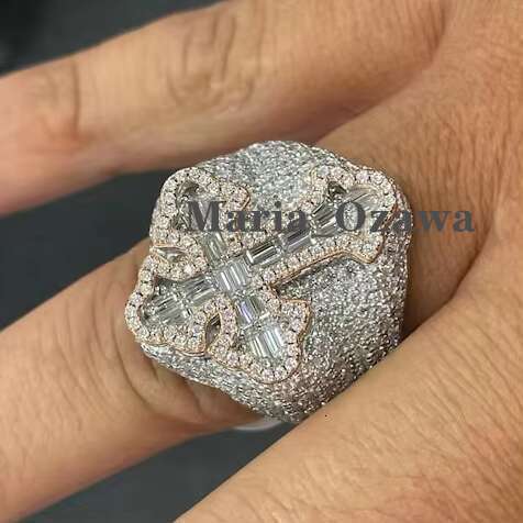 Solid Silver Pyroxene Chilled Cross Ring Made Of Pure Silver Suitable For Mens And Womens Fashion Jewelry