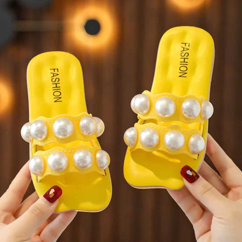 Slipper Girl Summer Slide 2024 New Family Matching Shoes Beach Shoes Childrens Slide Pearl Princess Mom Daughter S25326
