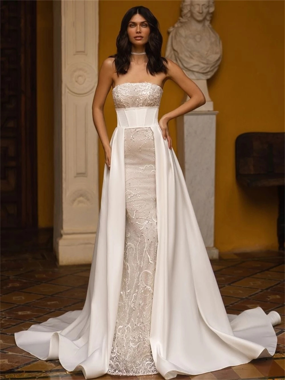 Simple Women Wedding Dress Strapless Sleeveless Bridal Gowns Appliques Detachable Train Dress Custom Made