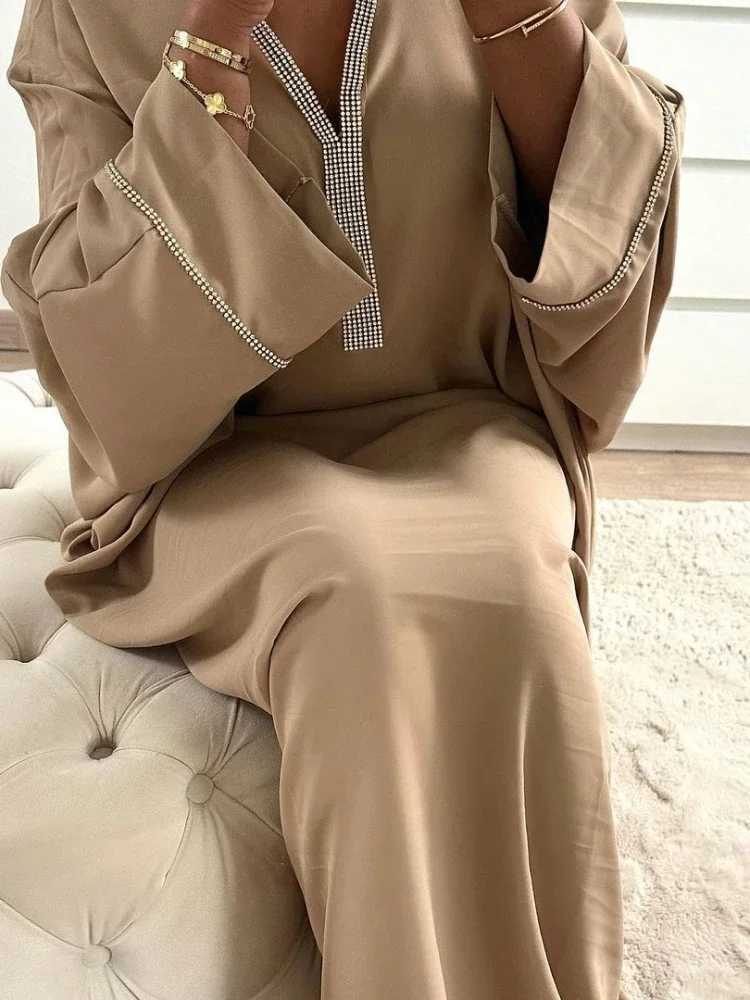 Eid Muslim Long Dress Women Bat Slve Caftan Abaya Satin Robe Diamond Party Abayas Ramadan V Neck Kaftan Caftan Jalabiya 2023 X2505141