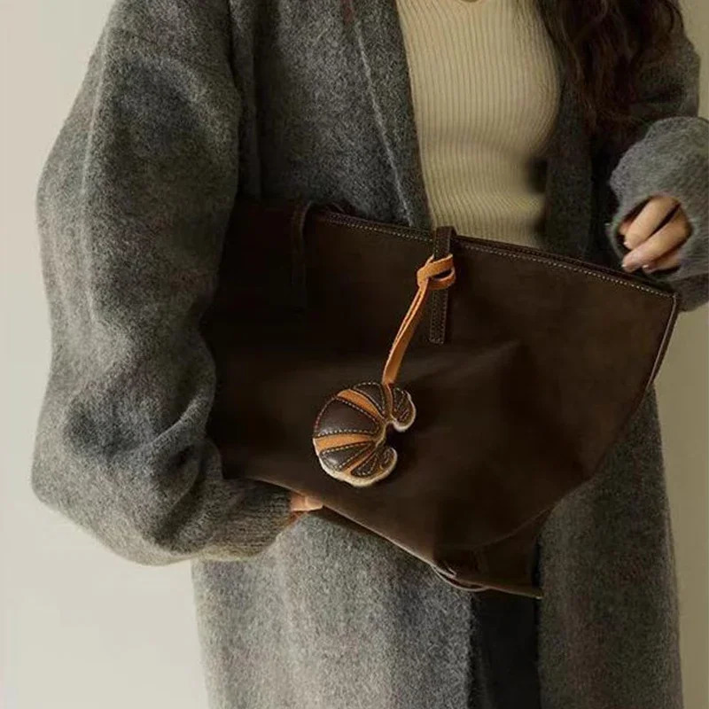 Handmade leather sheepskin croissant charme keychain girl mobile phone case pendant gift bag decoration accessories250325