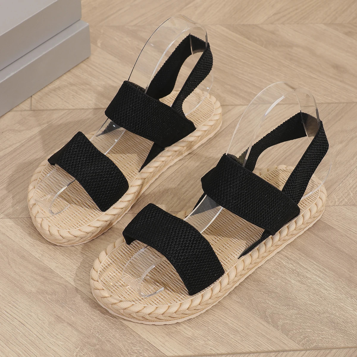Womens fashionable and trendy anti slip lightweight soft flat sandals 250317