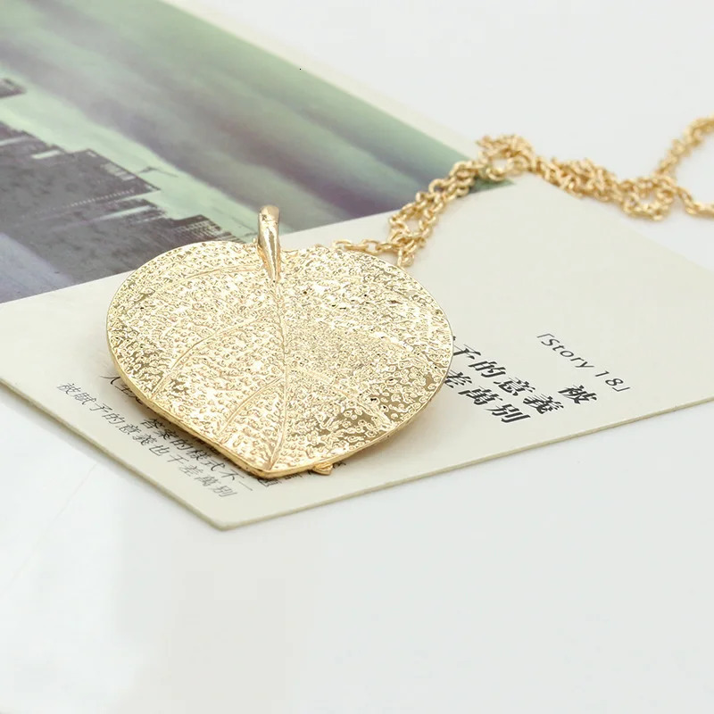 1 elegant and shiny gold leaf exquisite pendant necklace long hair clothing chain 250325