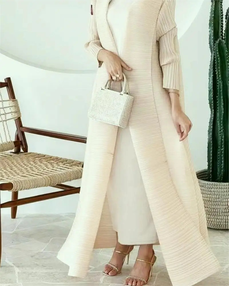 Miyake pleated abaya lapel long sleeves retro printed n enlarged size 250326