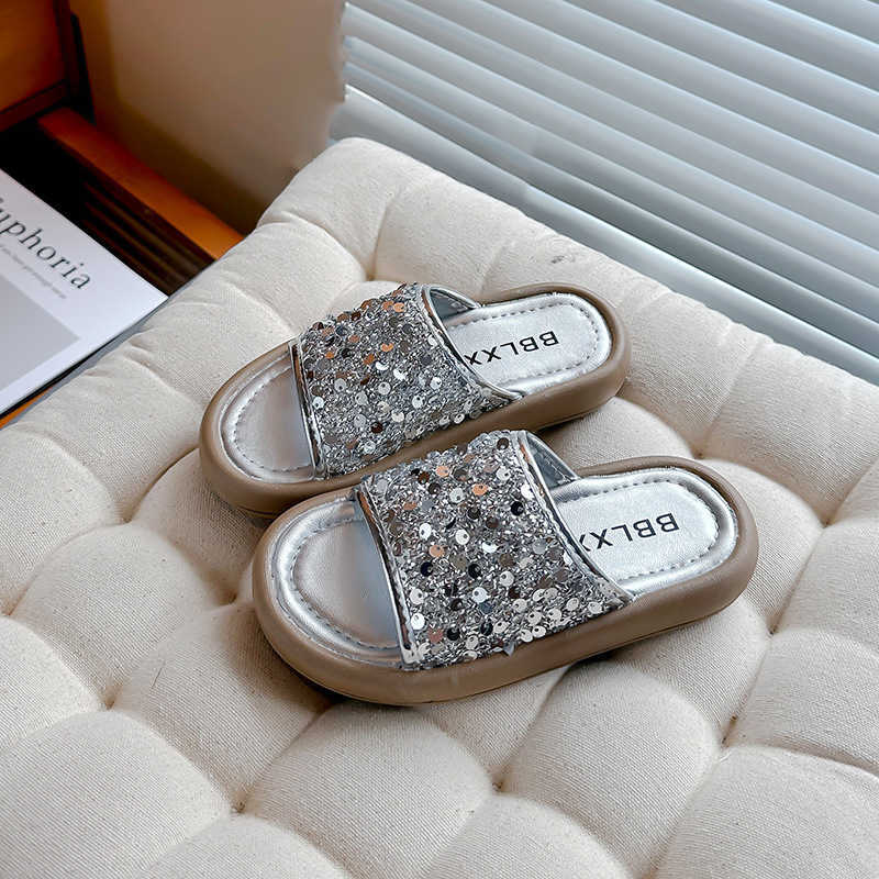 Slipper 2024 Summer Open toed Girls Indoor and Outdoor Slippers One line Dragging Shining sequins Non slip Slippers Cool Dragging Casual Versatile S25