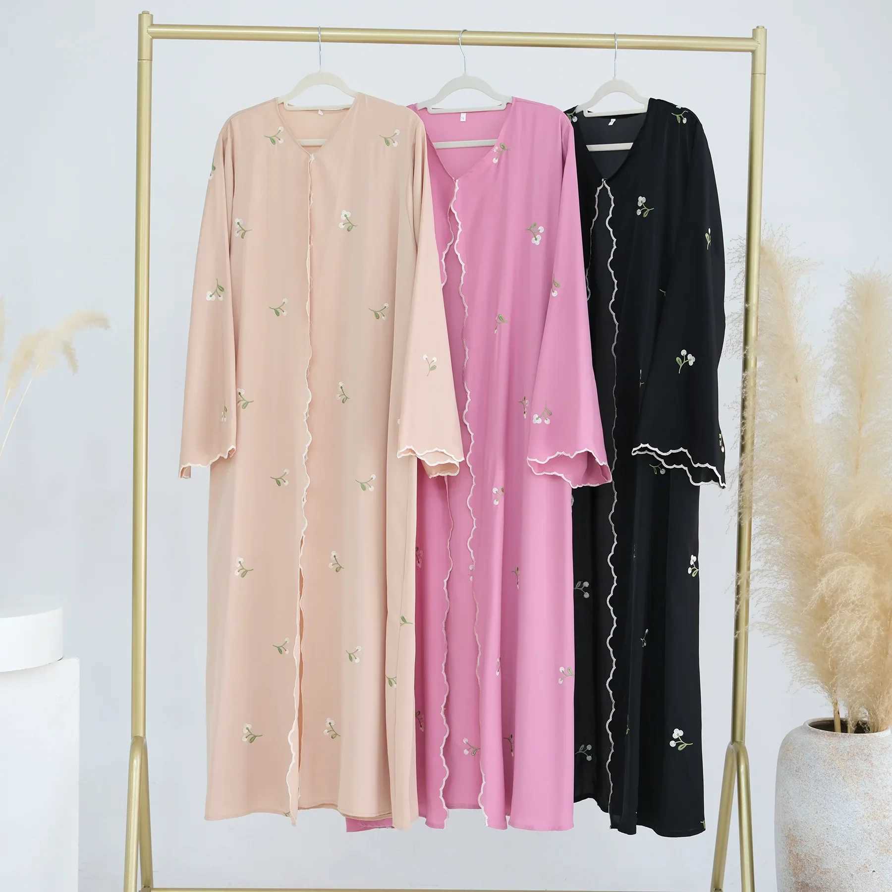 Women Elegant Front Open Wavy Abaya Dubai Embroidery Flower Cardigan Muslim Loose Burqa Islamic Long Slved Dress Robe Kaftan X250514