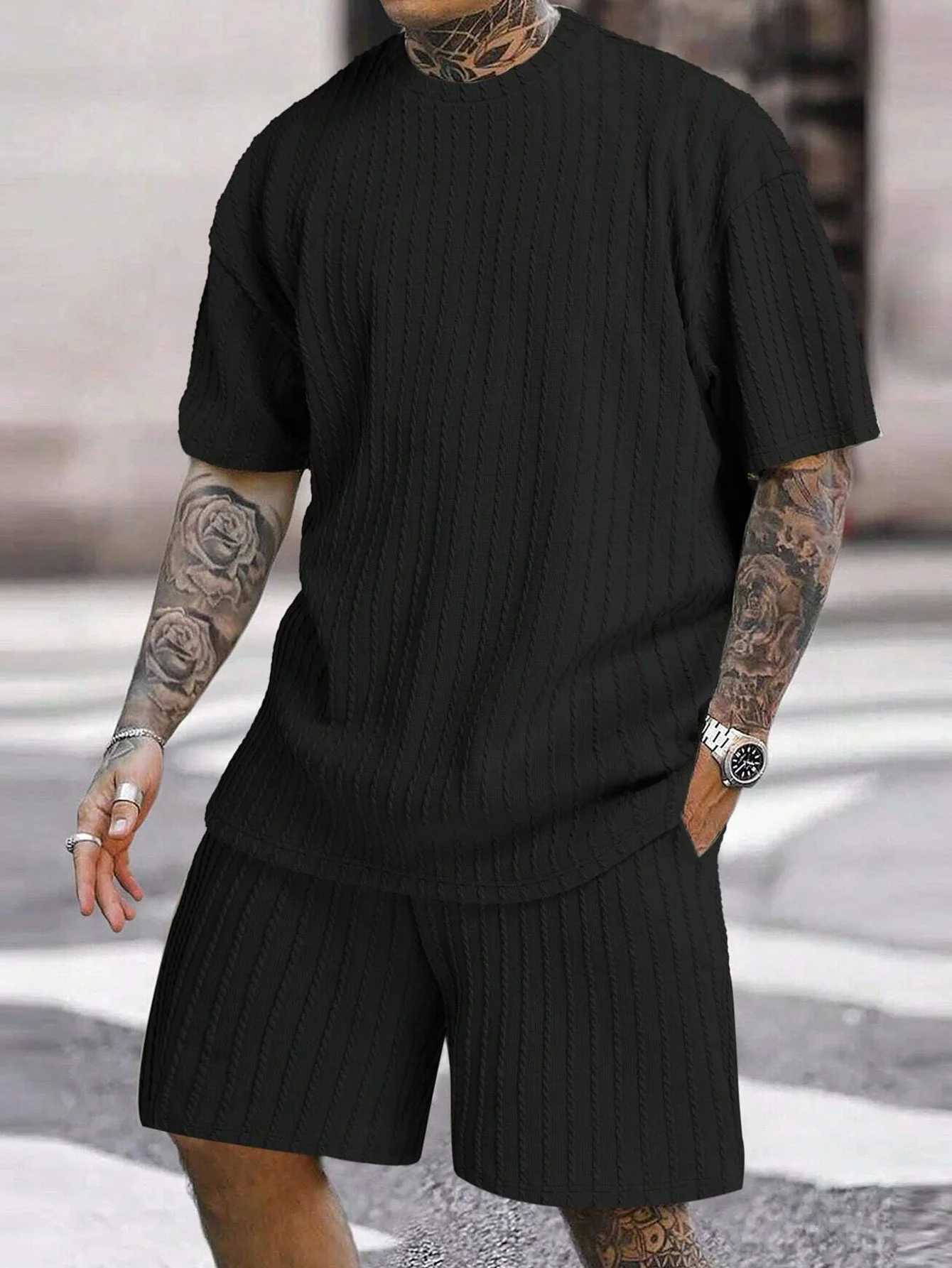 Mens two-piece set fashion striped solid short sleeved T-shirt mens spring and summer clothing casual gym set streetwearXJ250326