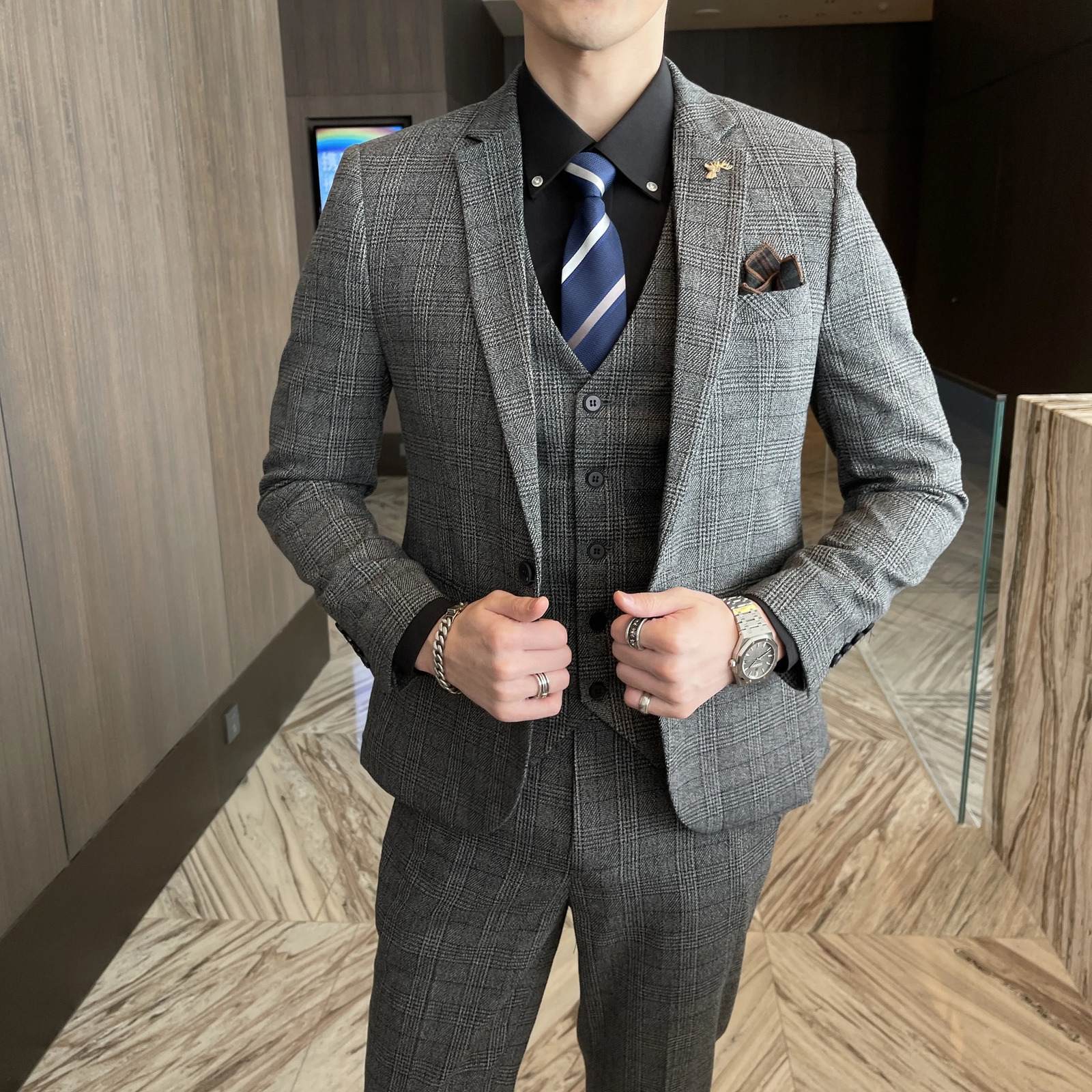 High quality British and Korean improved checkered mens suitvestmens fashionable handsome business leisure three piece set 250326