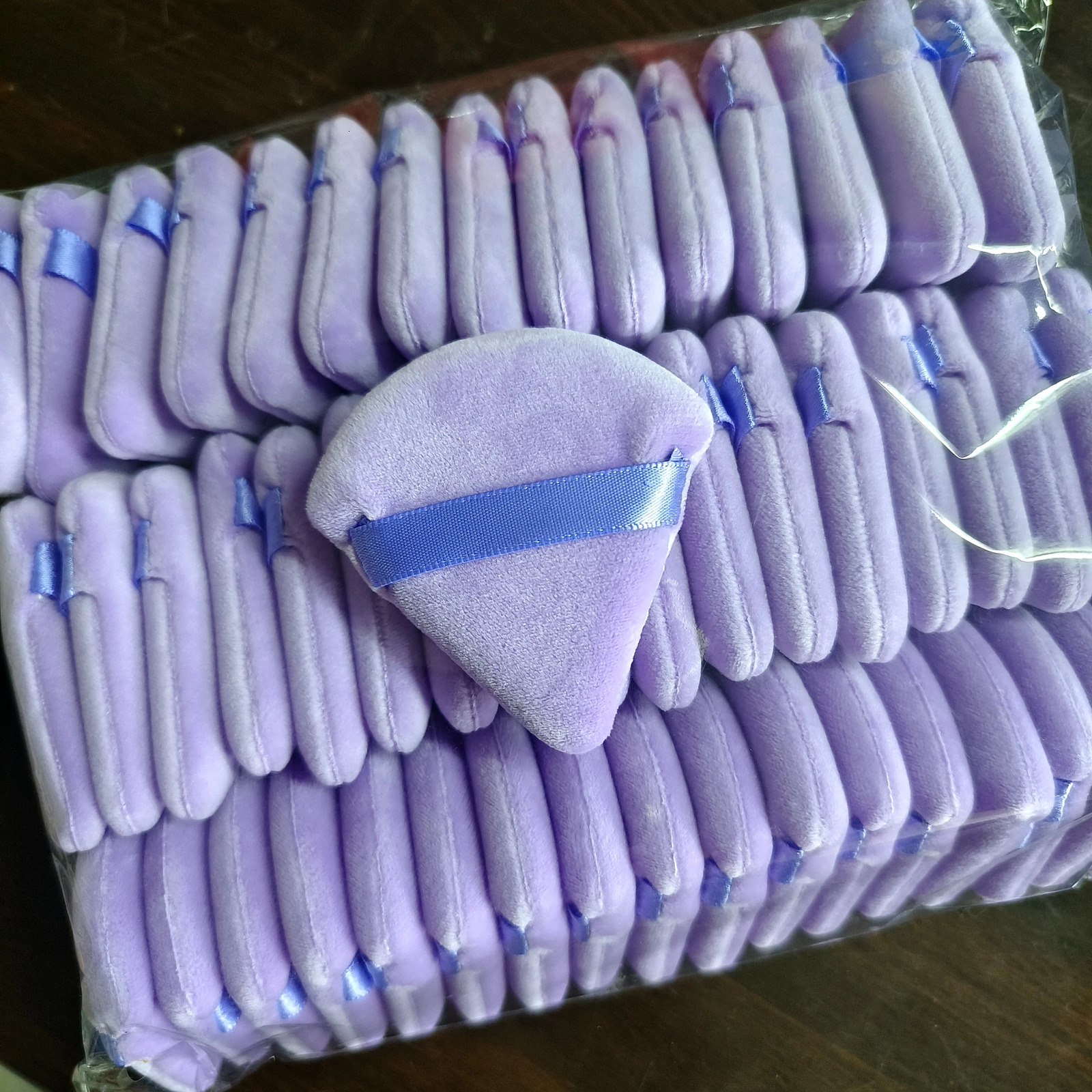 Wholesale 50Pcs Triangle Powder Puff Mini Face Makeup Sponge Cosmetics Soft Cotton Face Powder Puff Washable Velvet Makeup Puff 250317