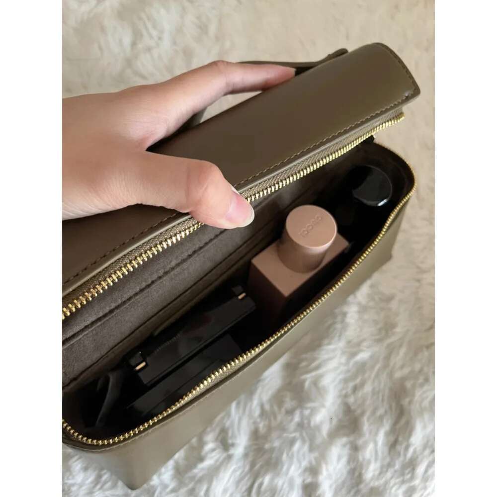 Jw Pei Lunch Box Shoulder Crossbody Women's Handbag Commuting Fashion Genuine Leather Bag Female 2025 New Spring Top-Handles