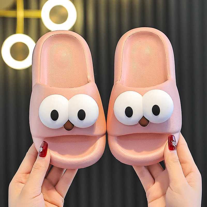 Slipper A pair of cartoon big eyes outline the anti slip soft bottom slider and the cloud like home slider has a thick bottom to f S25326