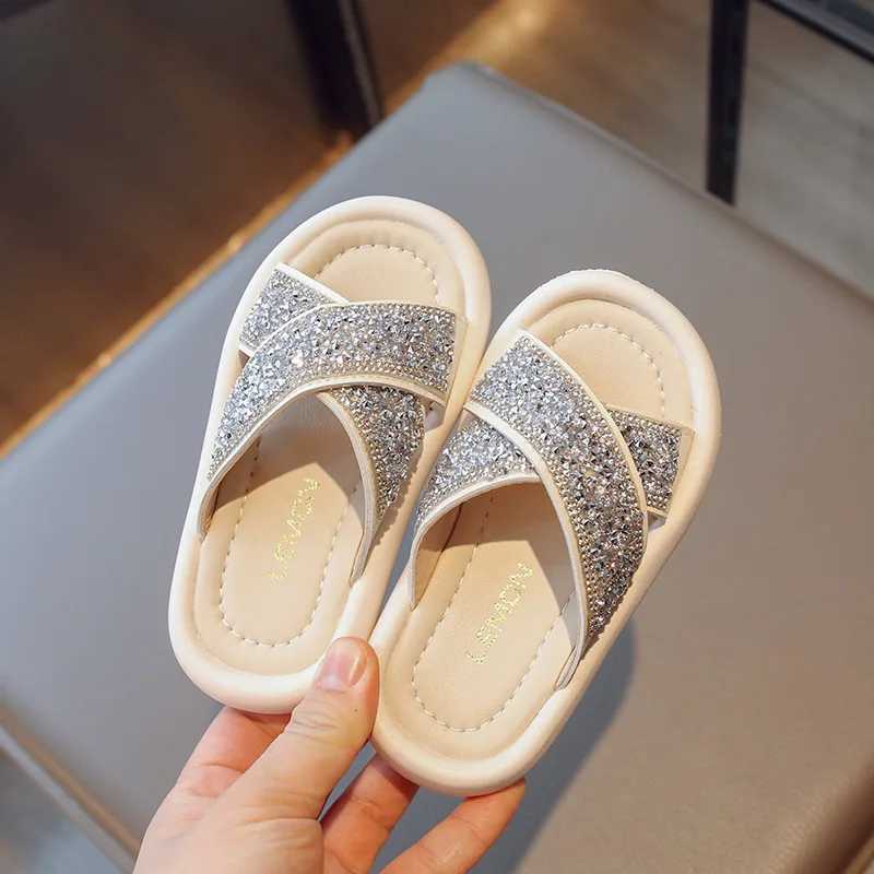 Slipper Summer childrens slider girls rhinestone beach shoes fashionable flash cross belt princess shoes comfortable soft soled sandals S25326