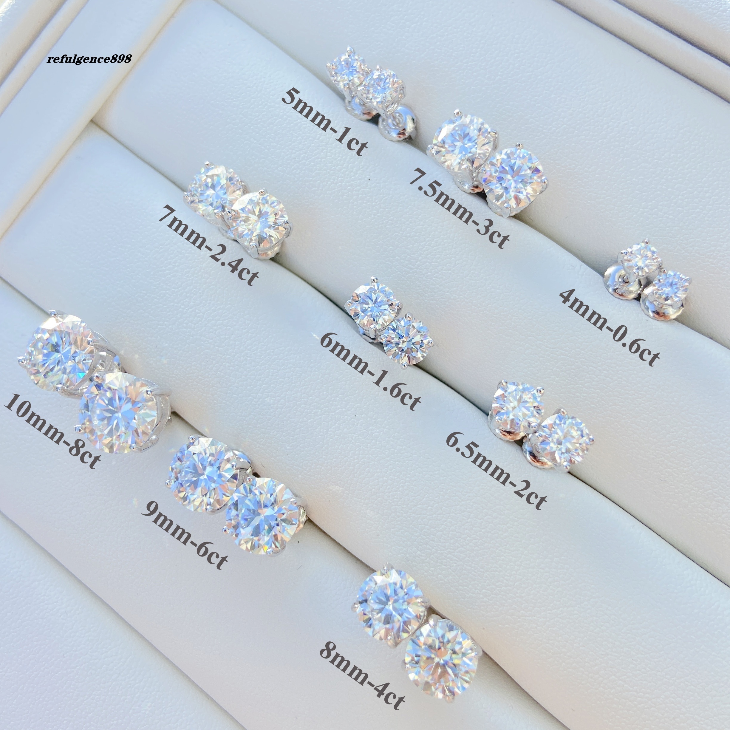 Luxury Cute Small Earrings Classic Design Four Claws Round VVS Moissanite Lab Diamond Sterling Silver 925 Stud Earrings