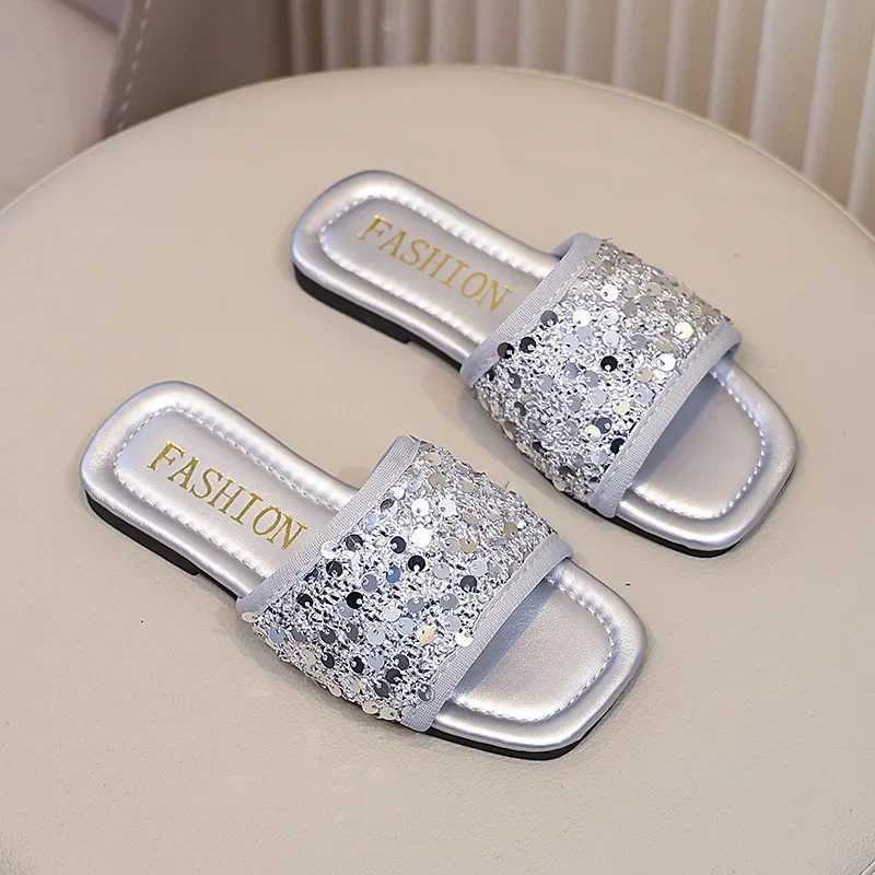 Slipper Fashionable childrens slider summer new girls shoes simple childrens shoes anti slip girls slider S25326
