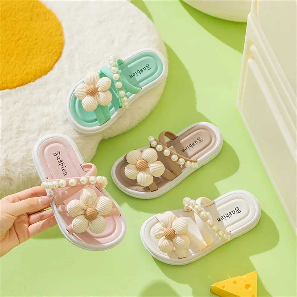 Slipper Princess shoes beach shoes girls sliders childrens little girls soft soles anti slip pearls wearing Versatile cool sliders S25326