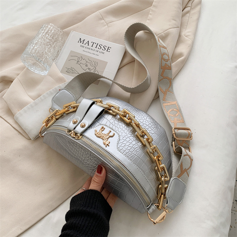 design bag 2025 new Korean version trendy and fashionable PU single shoulder bag with chain casual and versatile crossbody bag