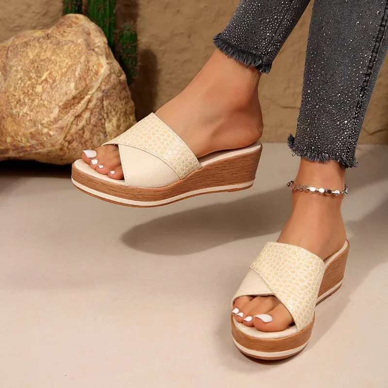 2025 Summer New Ma Po Heel Women's Thick Bottom Designer Fashion Sandals Summer New Women's Slope Heel Leather Casual Sandals Women's S