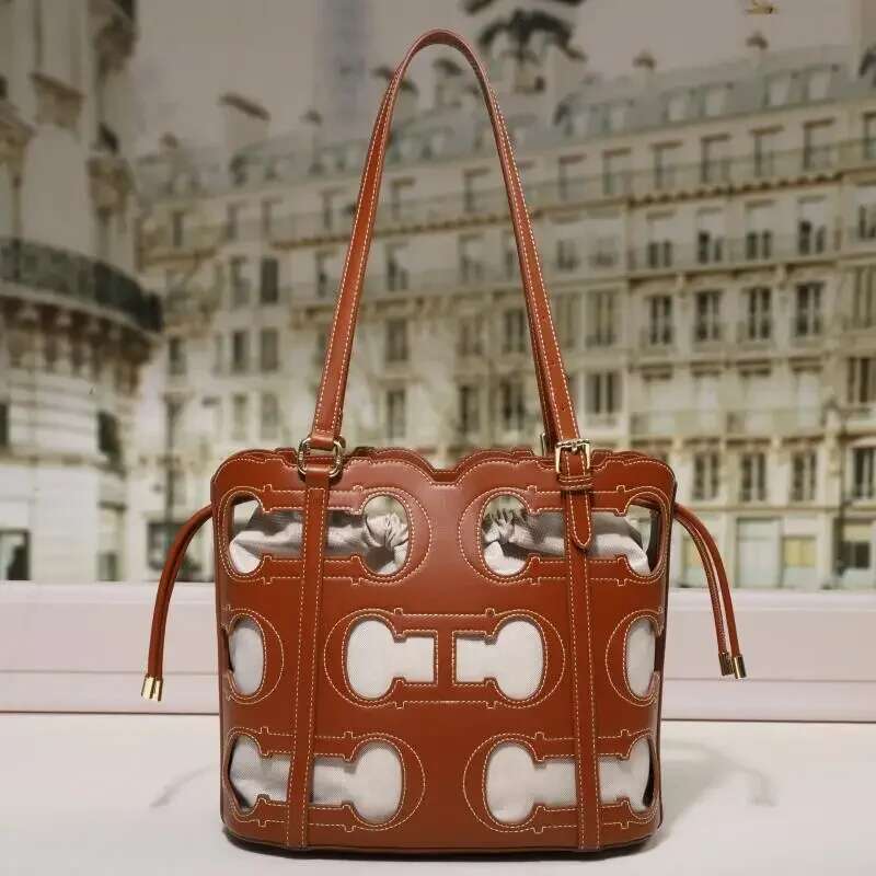 CH High-End Brand Fashionable Hollow Design Handbag Large Capacity Simple Solid Color Women's Shoulder Bag
