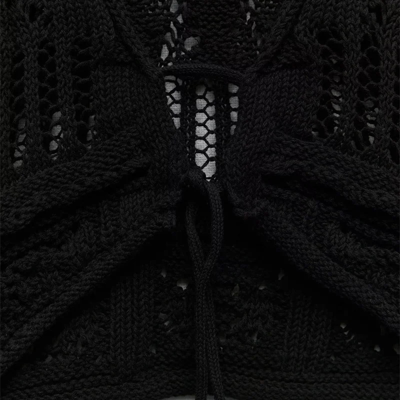 KEYANKETIAN Autumn Womens Hollow Hooked Strap Short Sweater Bohemian Holiday Style Flash Sleeves Black Crop Knitted Cardigan 250326